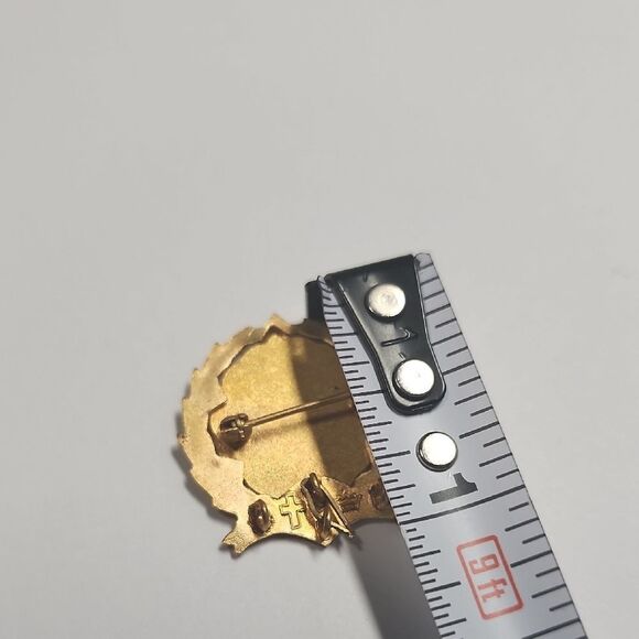 Gold and Red Christian Pin Brooch Second Year Leavens Mfg Co - Picture 3 of 3